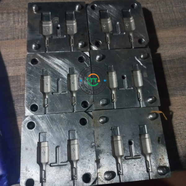 Data Cable Mould One Piece